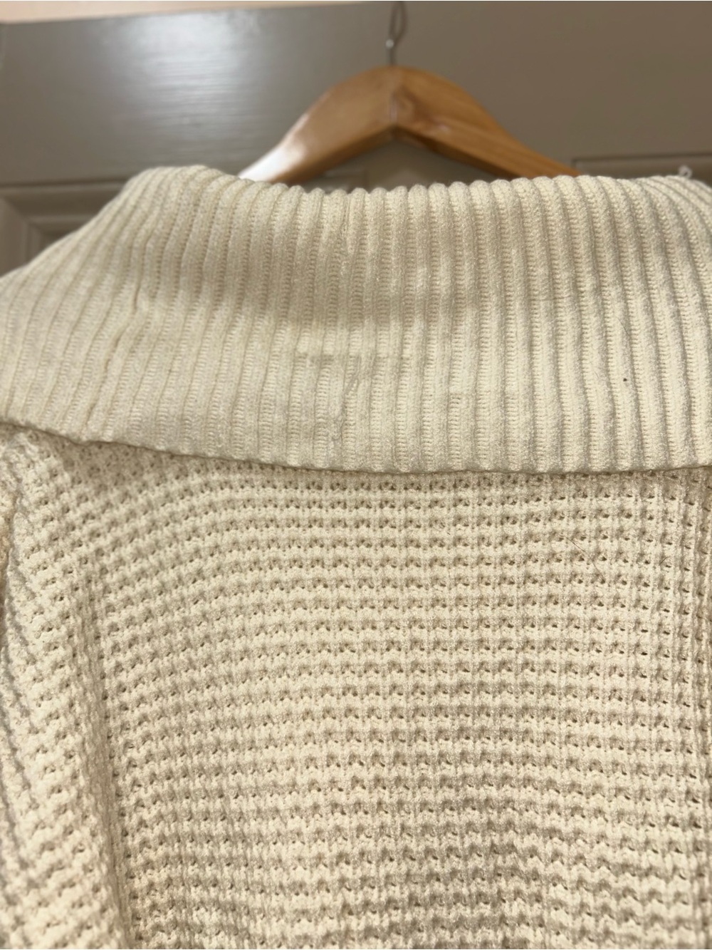 Modcloth Cream Off-Shoulder Waffle Knit Cowl Sweater size large - Picture 12 of 15